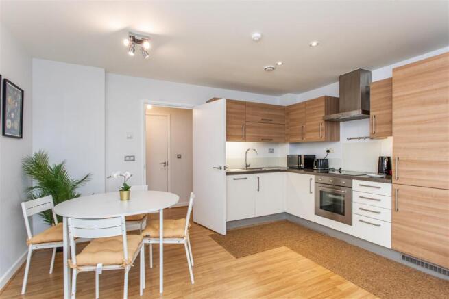 Kitchen/Dining Area