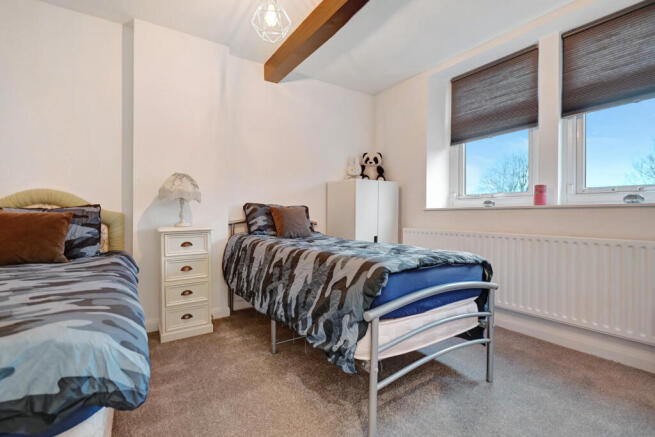 4 bed Semi-Detached for sale Image 10