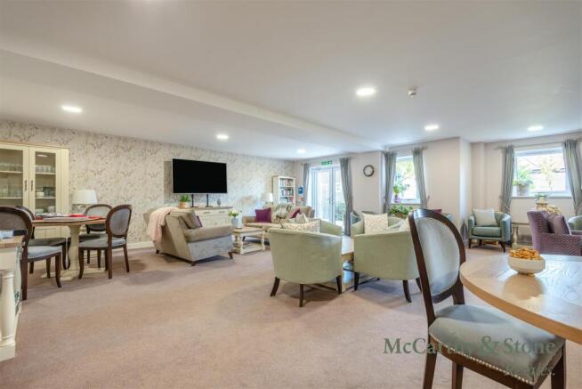 8704110-interior22.jpg
