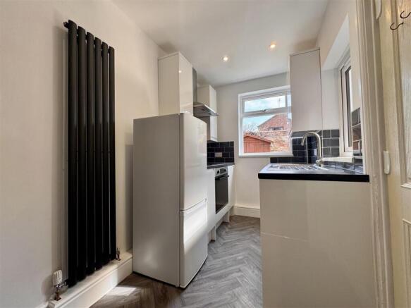 3 bed Terraced to rent Image 4