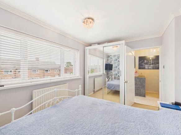3 bed Terraced for sale Image 11