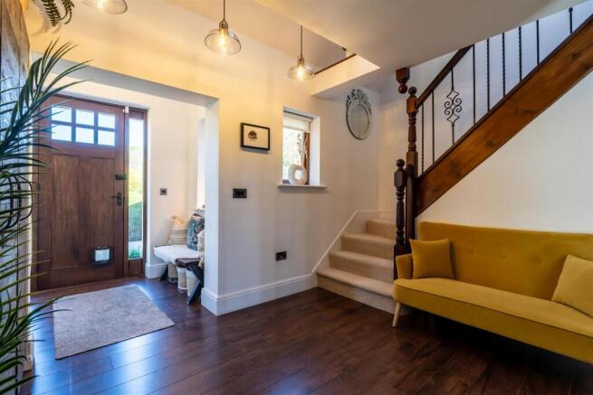 4 bed Detached for sale Image 5
