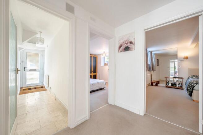 2 bed Flat for sale Image 11
