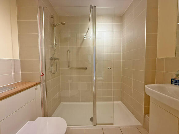 1 bed Ground Flat for sale Image 6