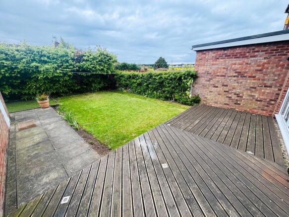 3 bed Semi-Detached to rent Image 4