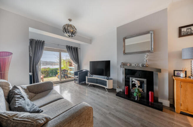 1395240-6-694a765...