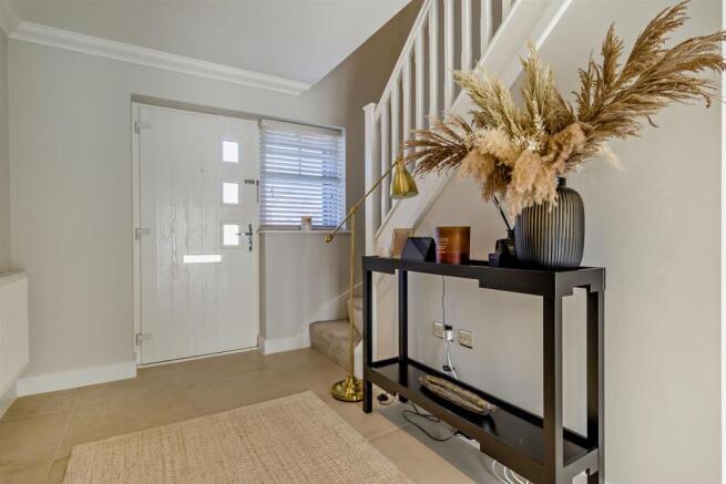 4 bed Detached for sale Image 9