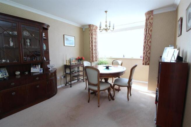 014 Willowside - Dining Area -1.JPG