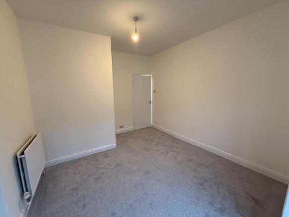 2 bed Terraced to rent Image 8