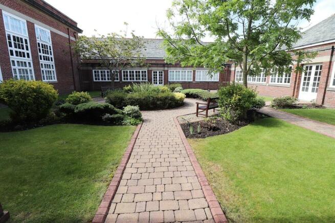 COMMUNAL COURTYARD GARDENS