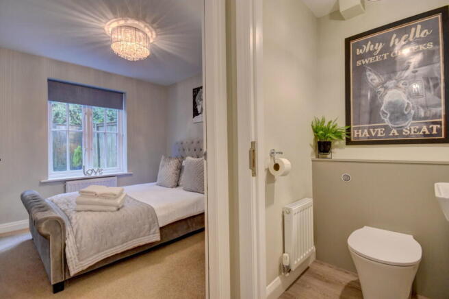 4 bed Town House for sale Image 10
