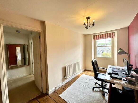 BEDROOM 4