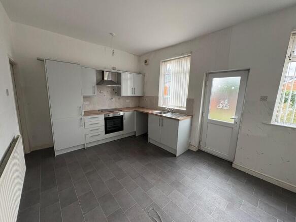 585 Wigan Road photo 4