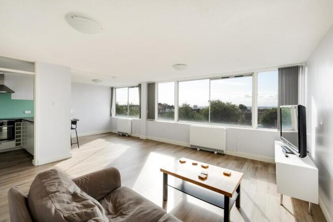 Living room ()