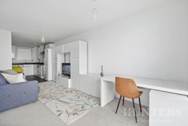 Flat 27, Coppermill Heights N17 9FG-11.jpg