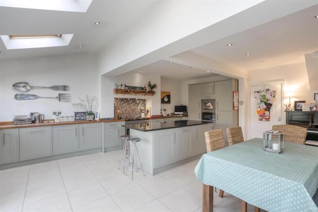 Kitchen/Dining Room