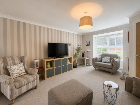 4 bed Detached for sale Image 5