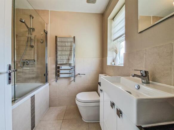 Family Bathroom-w.c