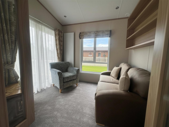 2 bed Park Home for sale Image 11