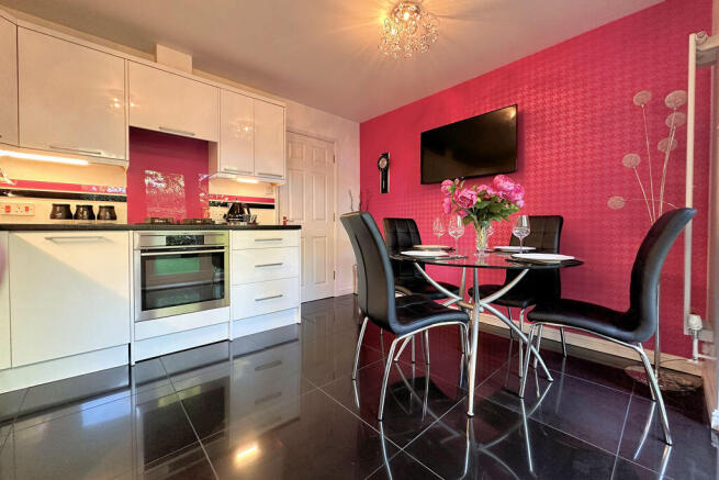 Kitchen/Breakfast Room