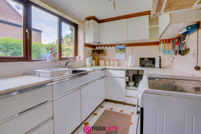 3 bed Semi-Detached for sale Image 6