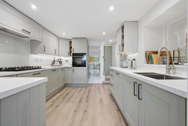 4 Derwent Road HDR-2.jpg