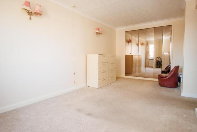 2 bed Apartment for sale Image 5