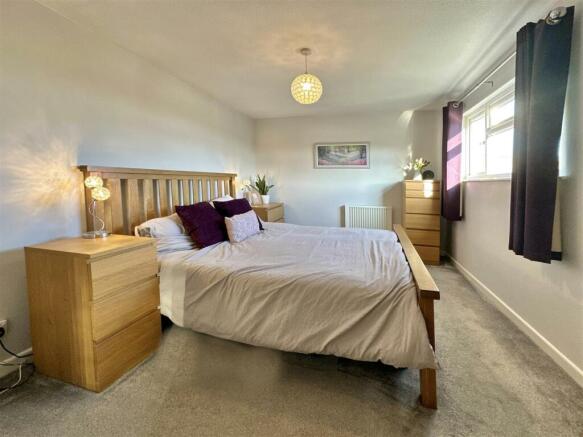 Bedroom 1.jpg