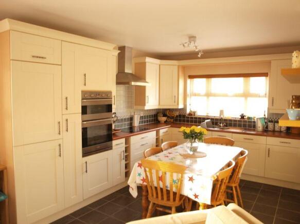 Fitted Kitchen