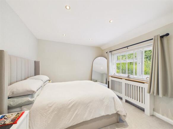 3 bed Semi-Detached for sale Image 9