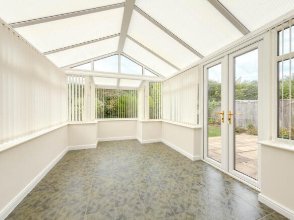 2 bed Bungalow for sale Image 9