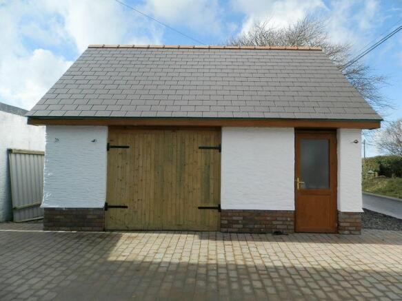 Garage / Workshop