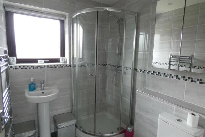 ENSUITE SHOWER ROOM