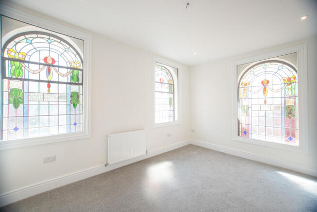 2 bed Flat to rent Image 4