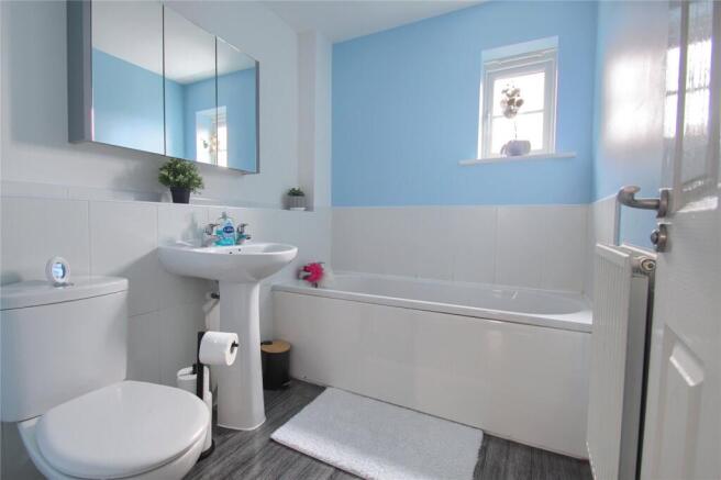 3 bed Terraced for sale Image 11