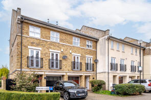2, Bedford Close, Chiswick, London W4 2UE