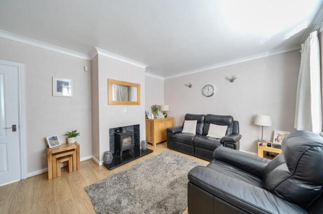 Daiglen Drive, South Ockendon, Essex, RM15 5AG photo 3