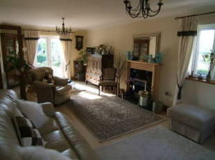 Lounge/Dining Room