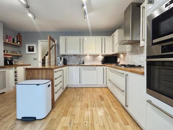 88f0e167-3-46CB-A99C-FF89DB2B6264-3652-0000031636E