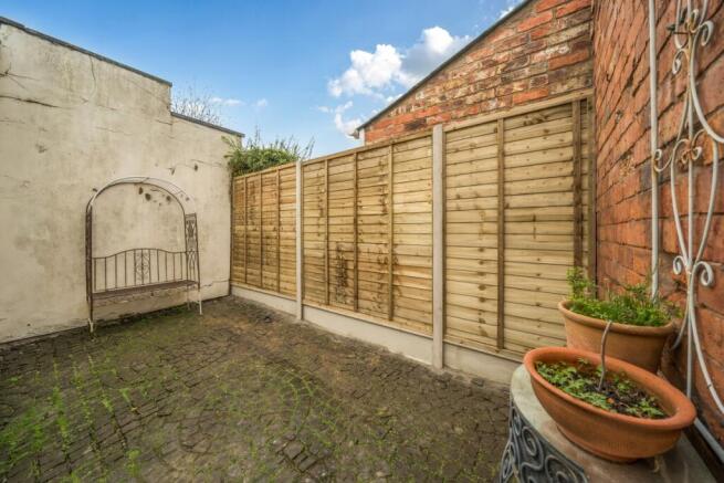 1420194-2-69b2d8c...