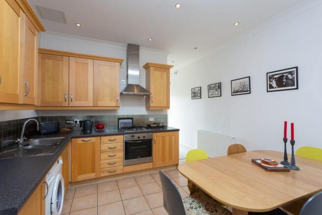 2 bed Flat for sale Image 12