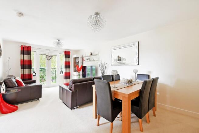 Lounge/Dining Room