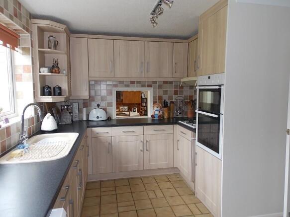 Kitchen/Breakfast rm