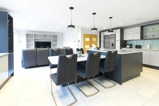 Kitchen/Breakfast/Fa