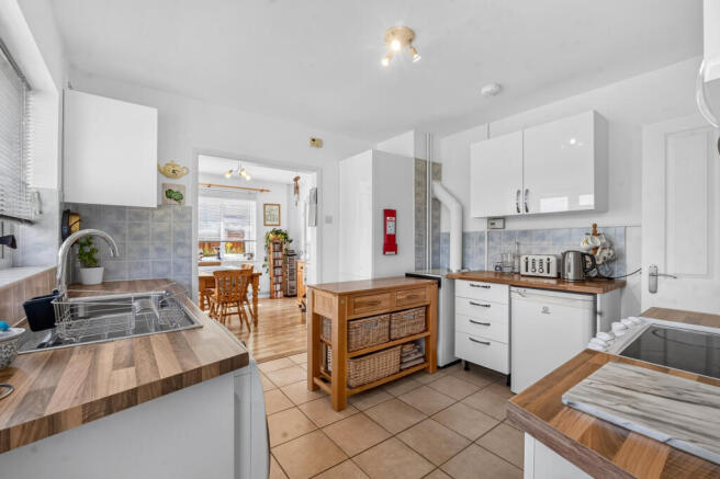 Kitchen (2)