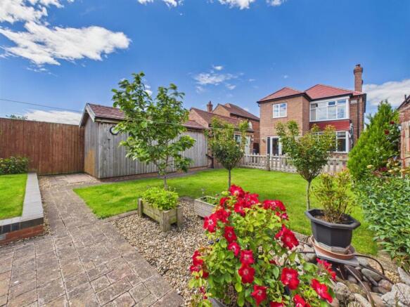 4 bed Detached for sale Image 10