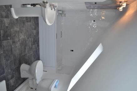 Ensuite to Bed 1