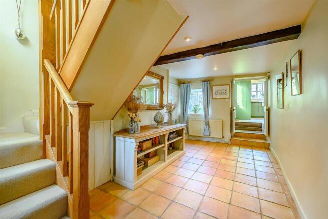 8495315-interior01.jpg