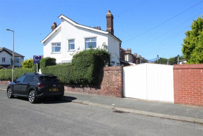 Kenilworth Road, 109, Front new.JPG