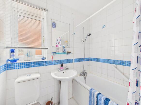 2 bed Semi-Detached for sale Image 12